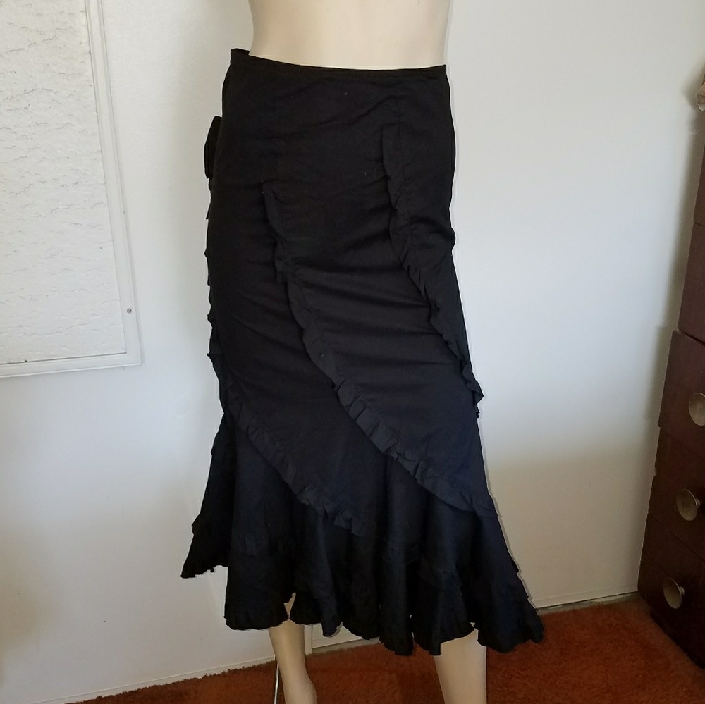 NWOT - Fun Ruffly skirt